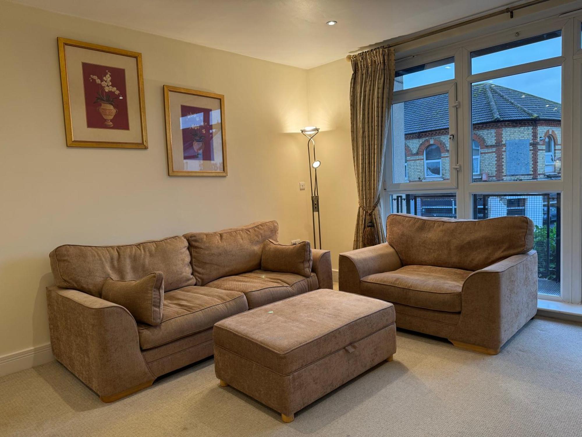 Two Bed Flat In Wimbledon