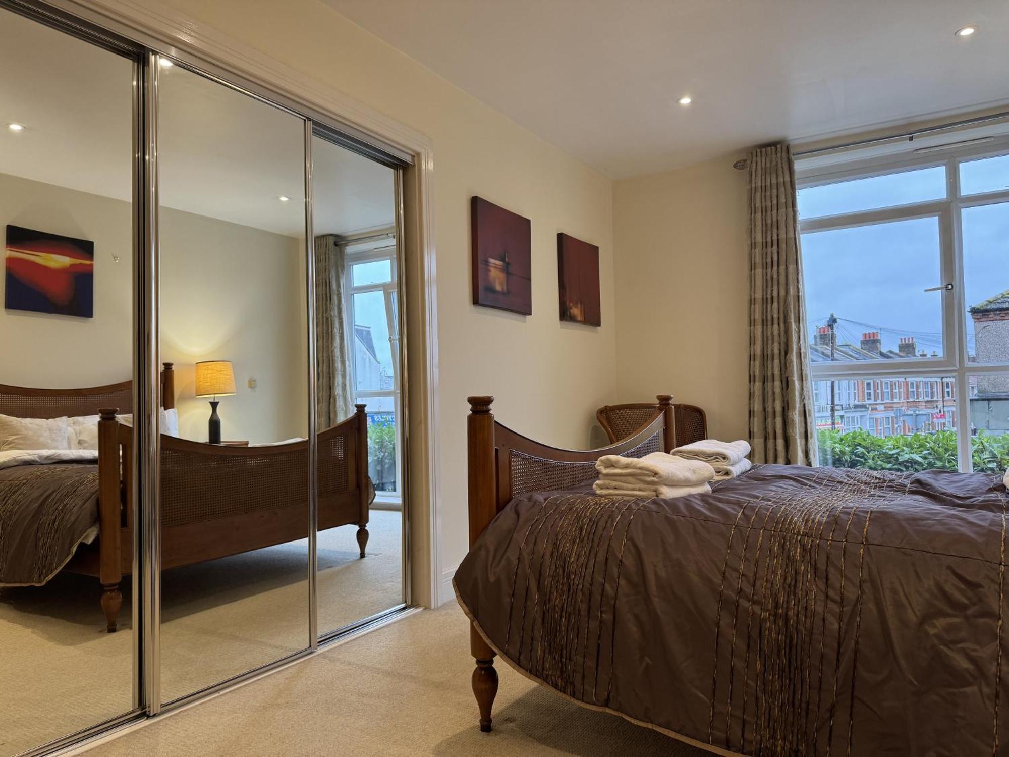 Two Bed Flat In Wimbledon Lägenhet London