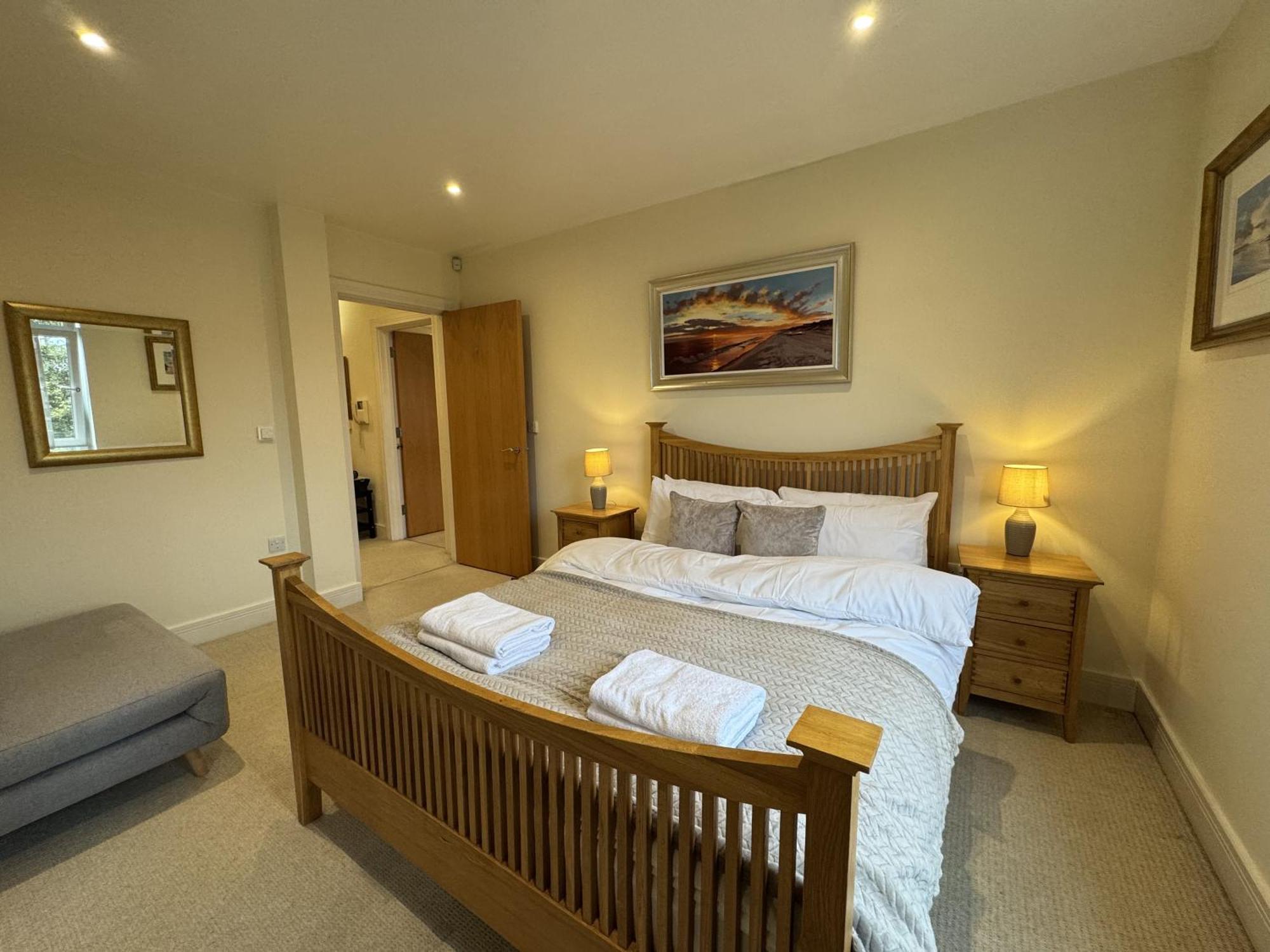 Two Bed Flat In Wimbledon Apartment London