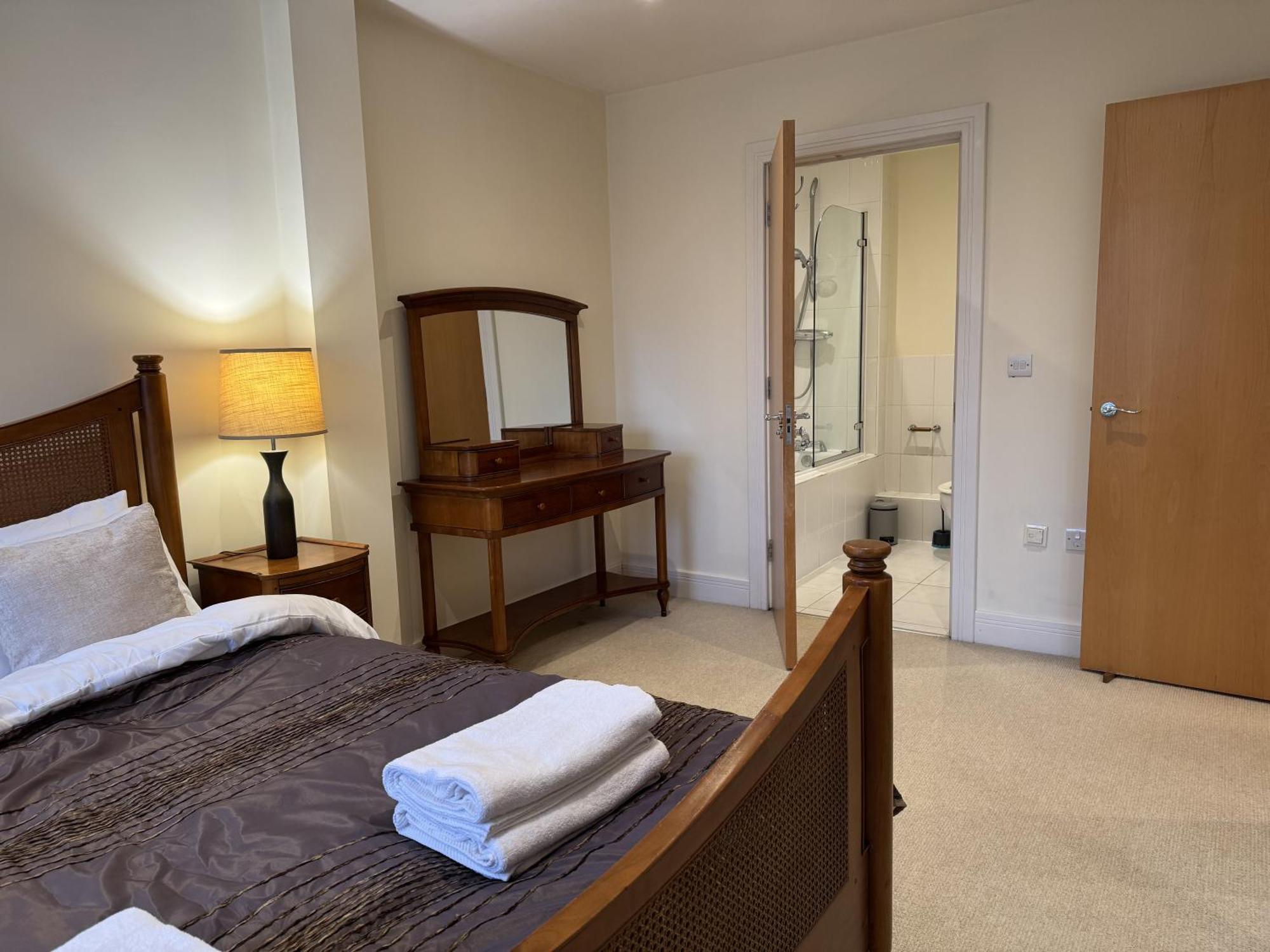 Apartment Two Bed Flat In Wimbledon London