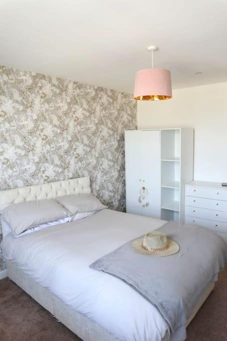 Appartement 3 Bed Flat With A View *