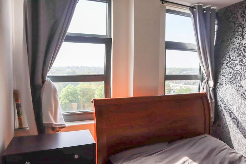 3 Bed Flat With A View * London