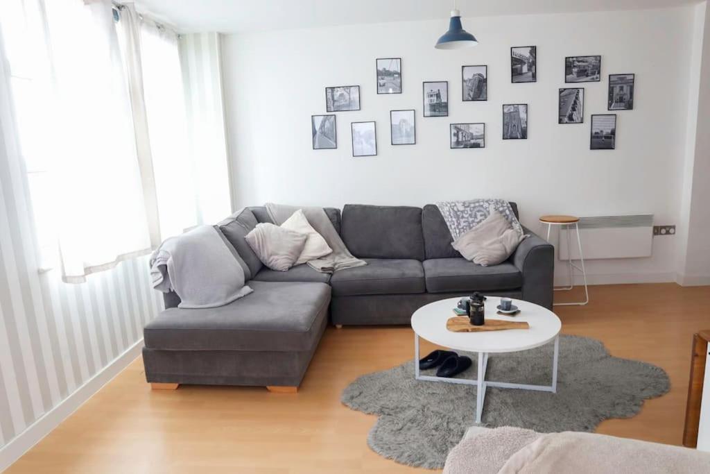 3 Bed Flat With A View Apartment London