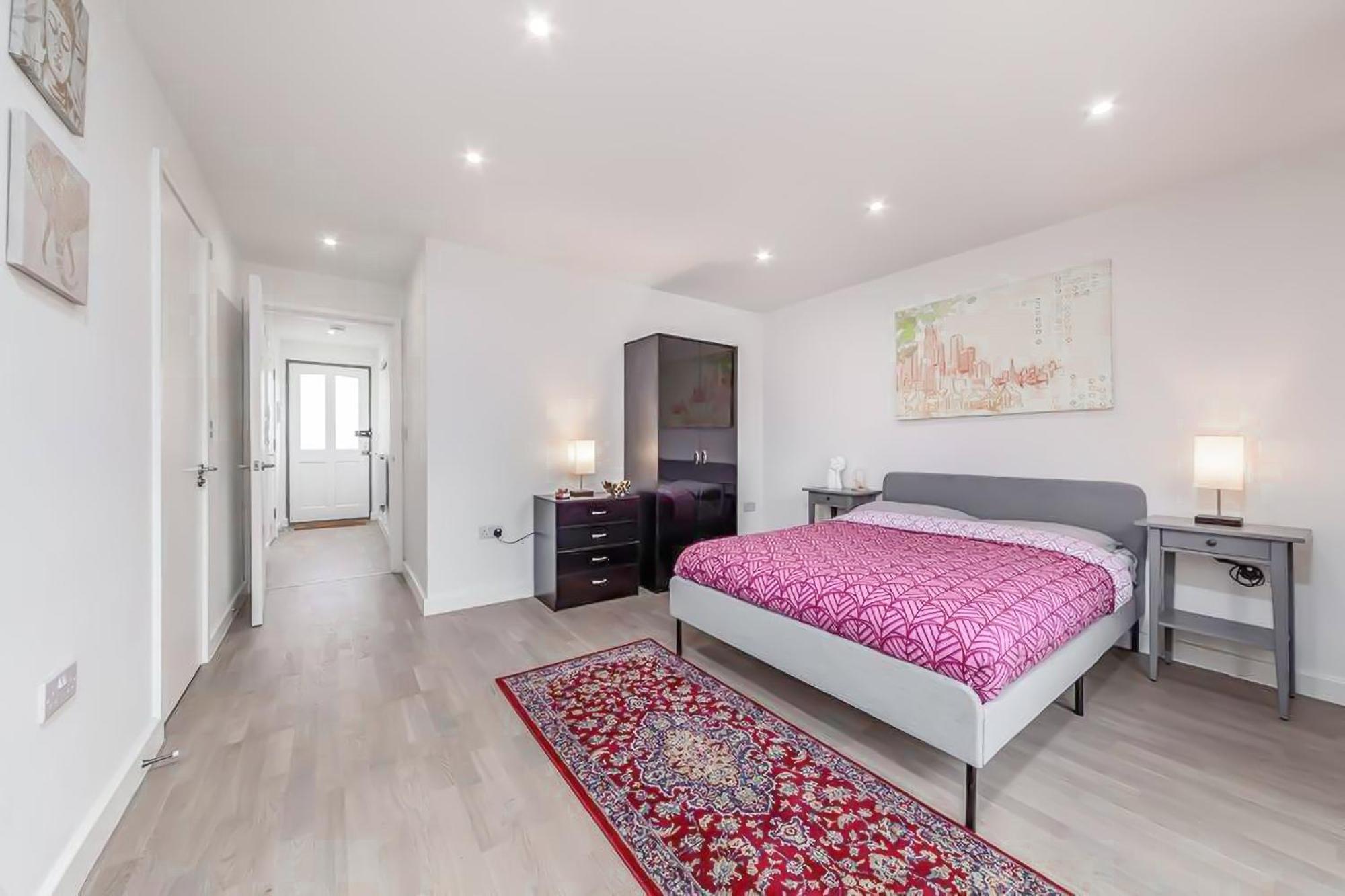 Amazing 2 Bed Bath Flat With Eye View Lm7 * Londra