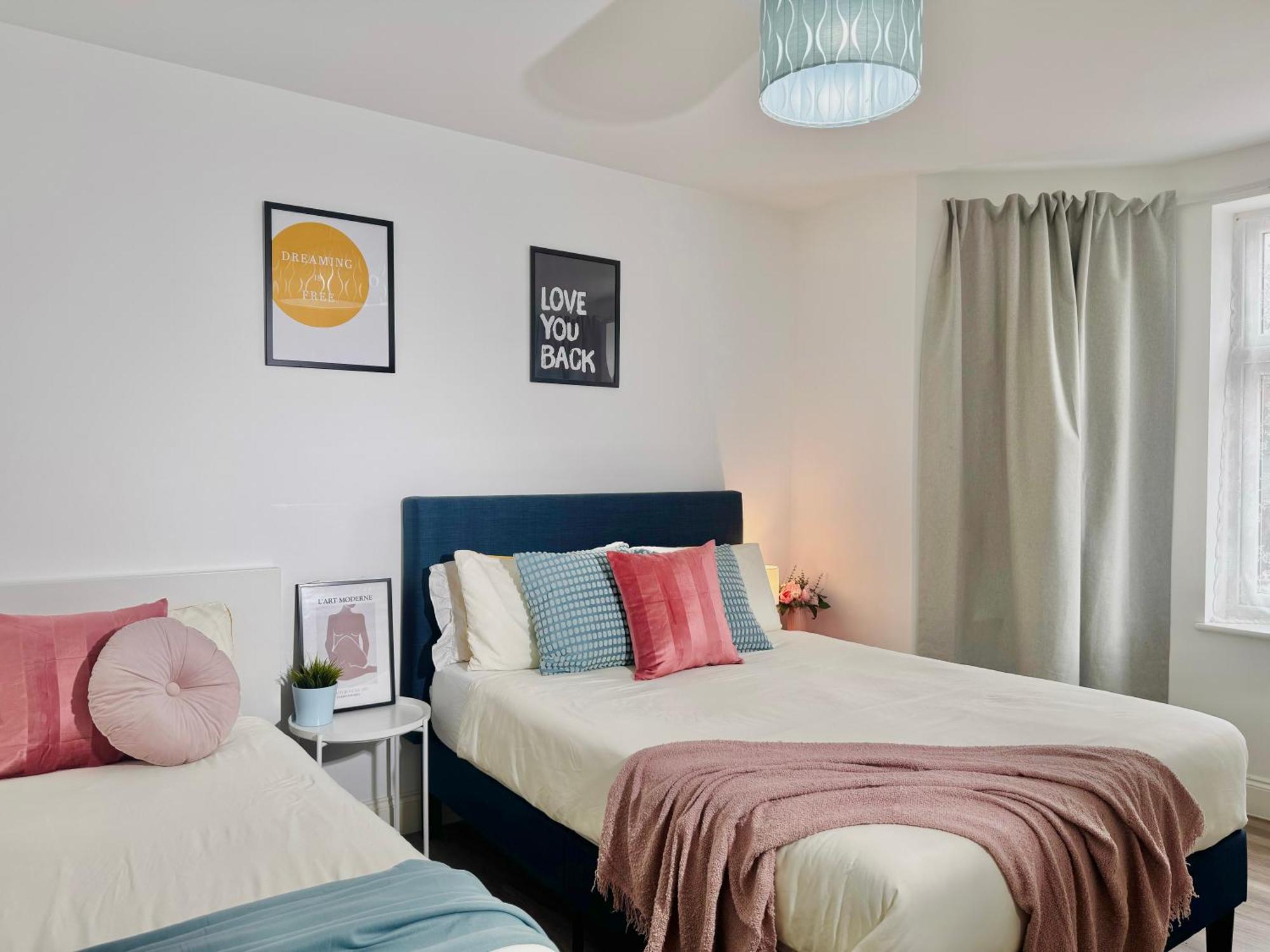 Cosy 1-bed Flat 30min To & Parking *