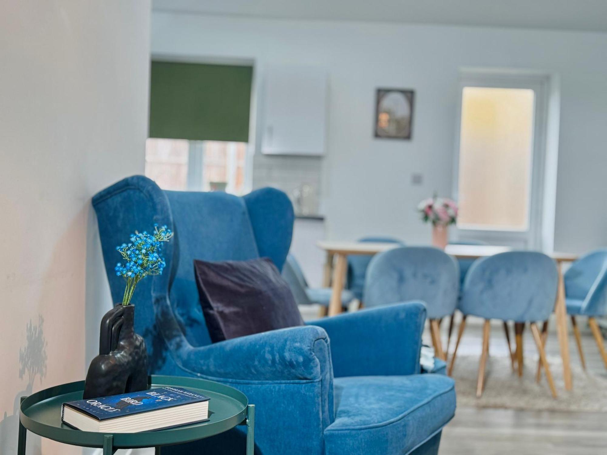 Apartment Cosy 1-bed Flat 30min To & Parking