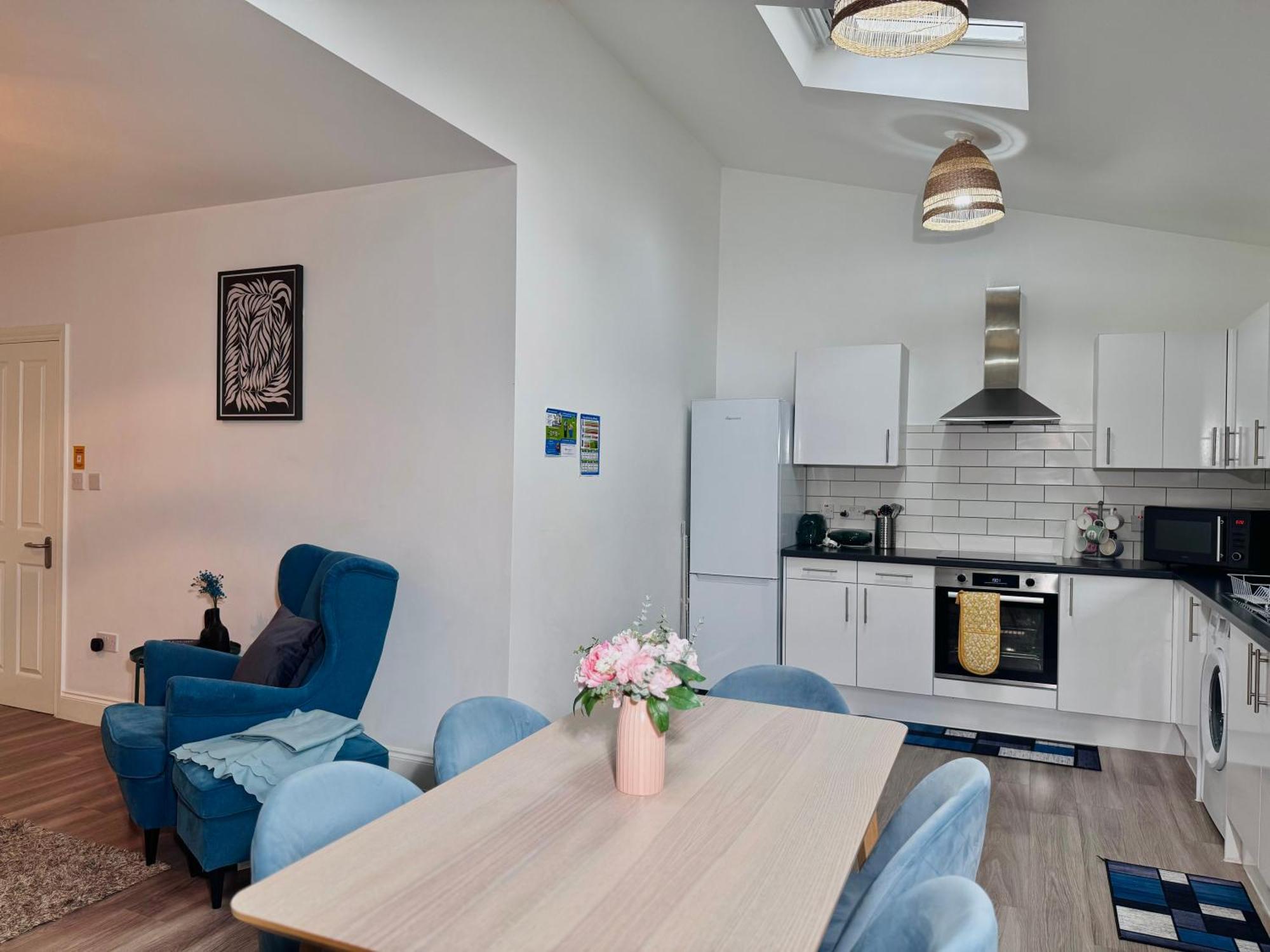 Cosy 1-bed Flat 30min To & Parking Apartment *