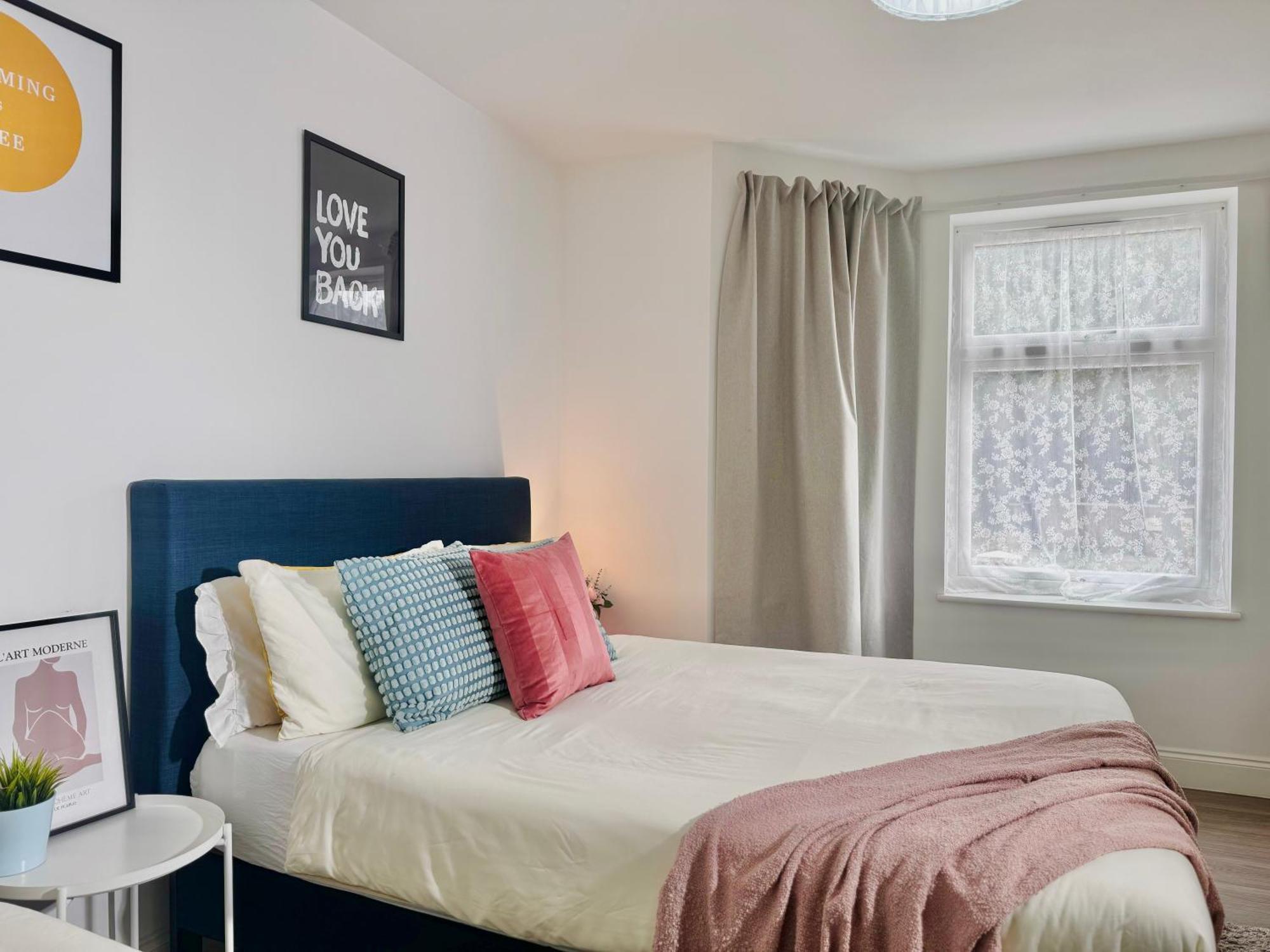 Apartment Cosy 1-bed Flat 30min To & Parking