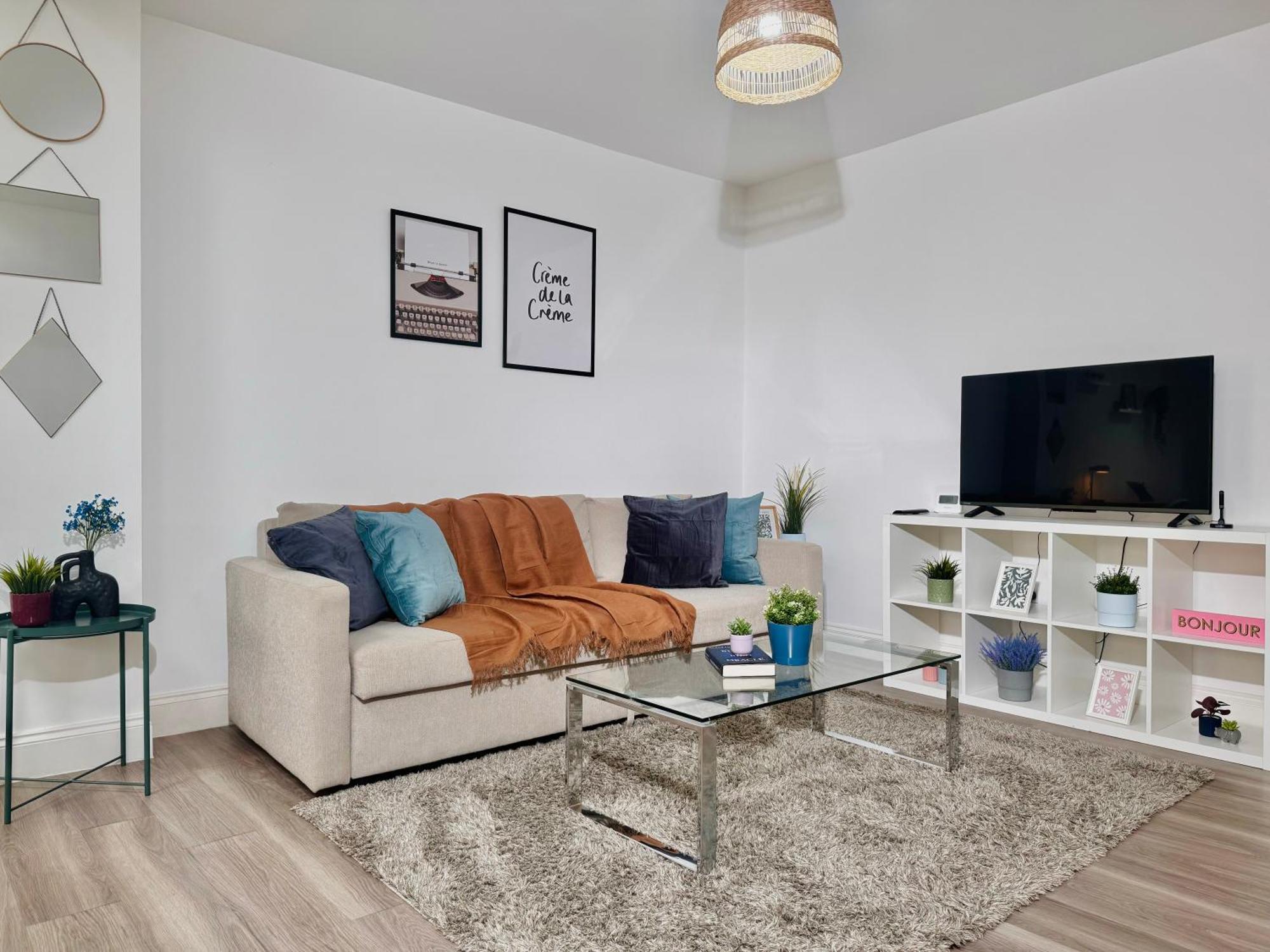 Cosy 1-bed Flat 30min To & Parking Apartment *