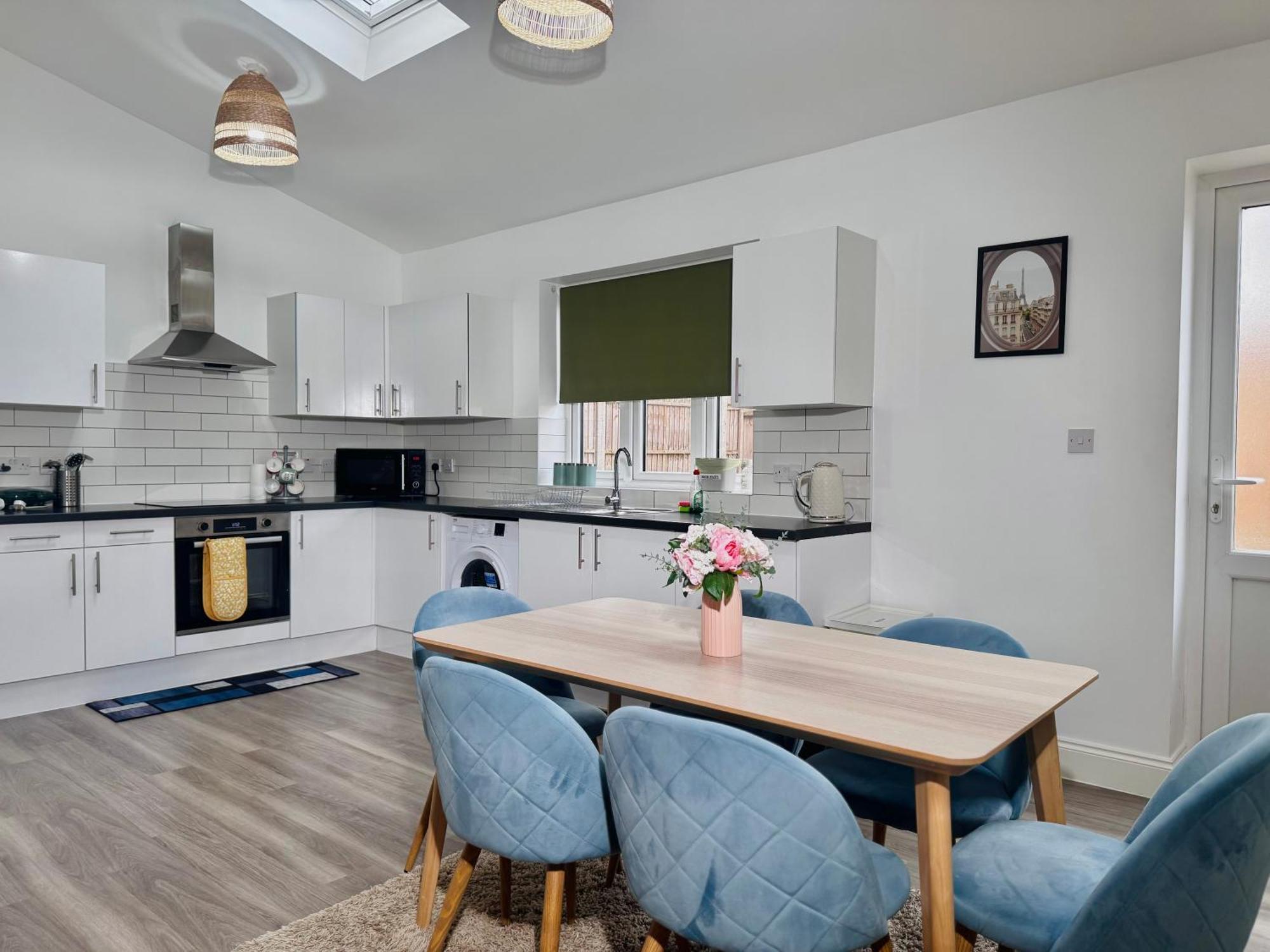 Apartment Cosy 1-bed Flat 30min To & Parking *