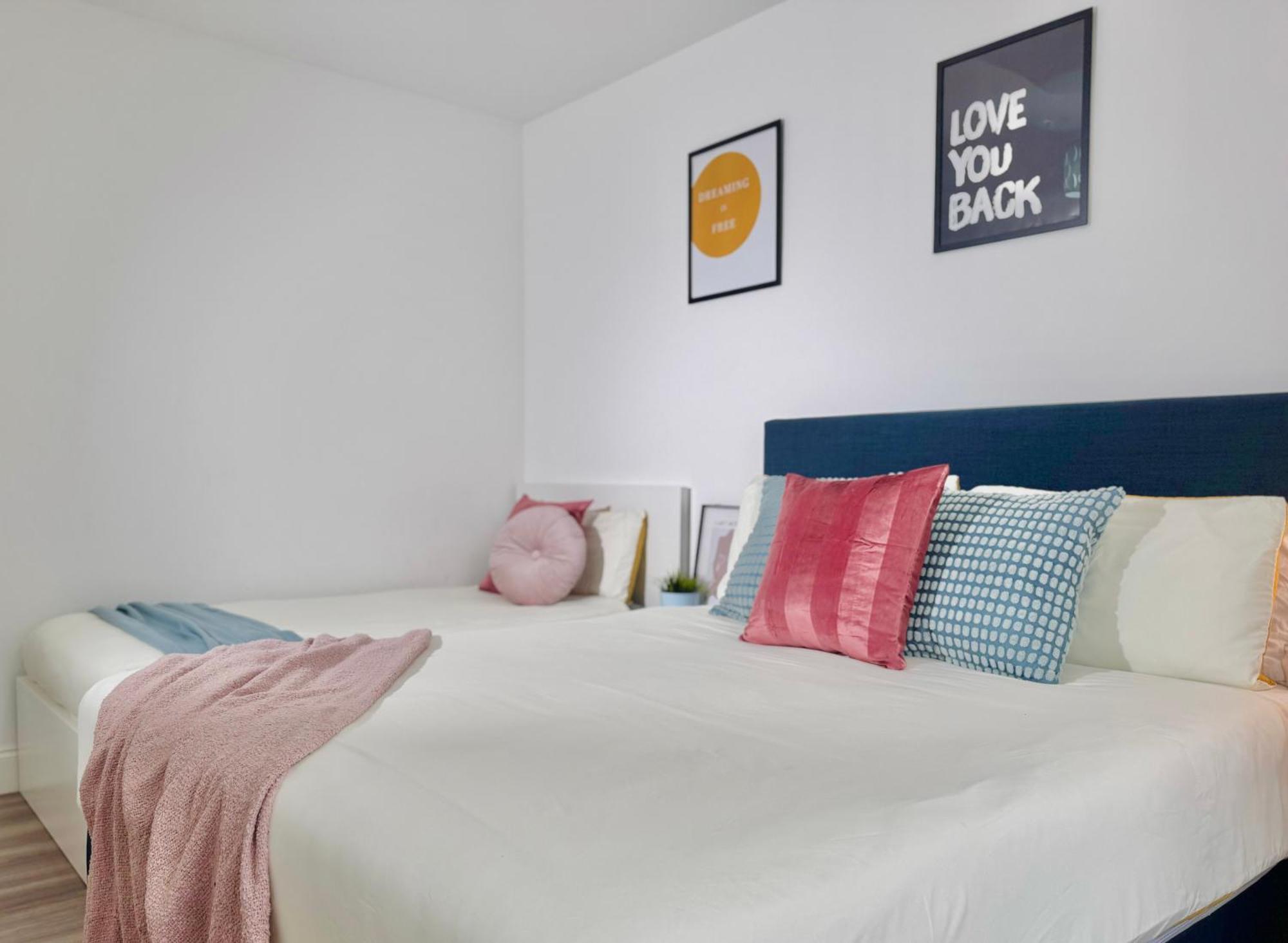 Cosy 1-bed Flat 30min To & Parking Apartment London