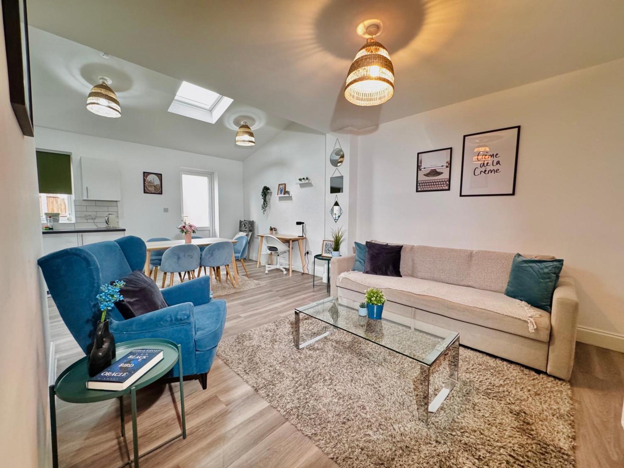 Cosy 1-bed Flat 30min To & Parking *