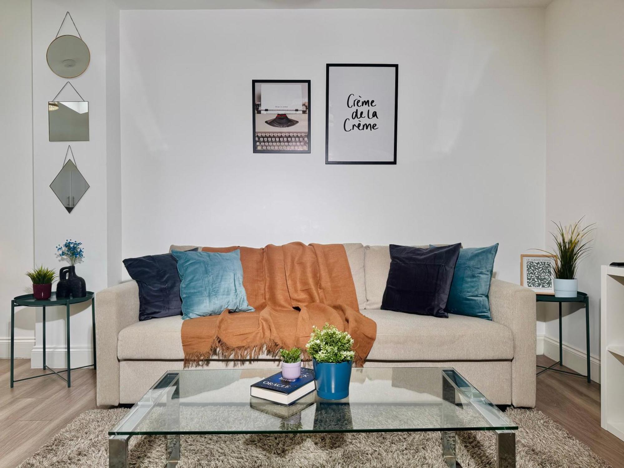 Apartment Cosy 1-bed Flat 30min To & Parking *