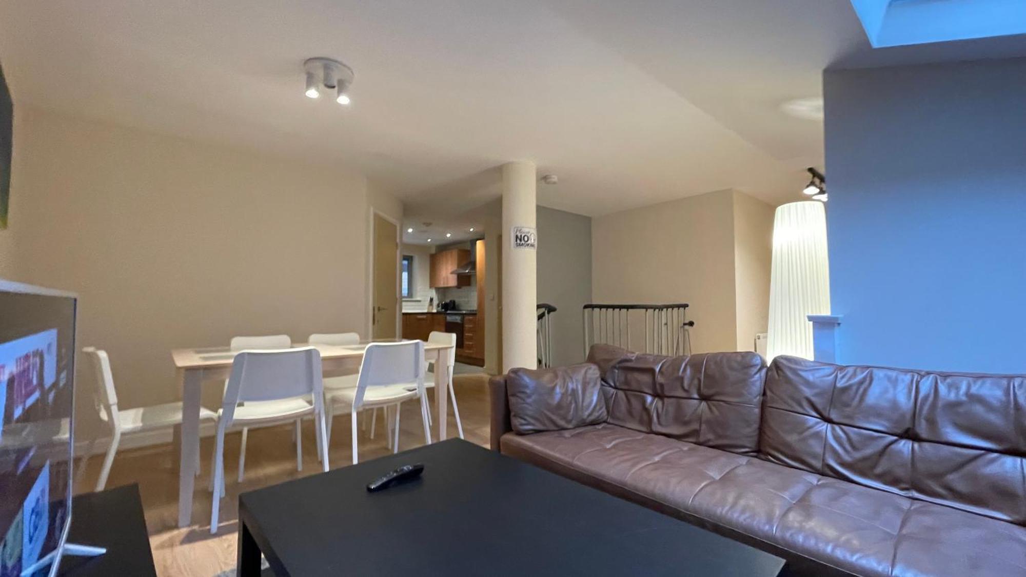 Appartamento 4- Bedroom , 1 Living Flat Near Emirates Stadium Londra