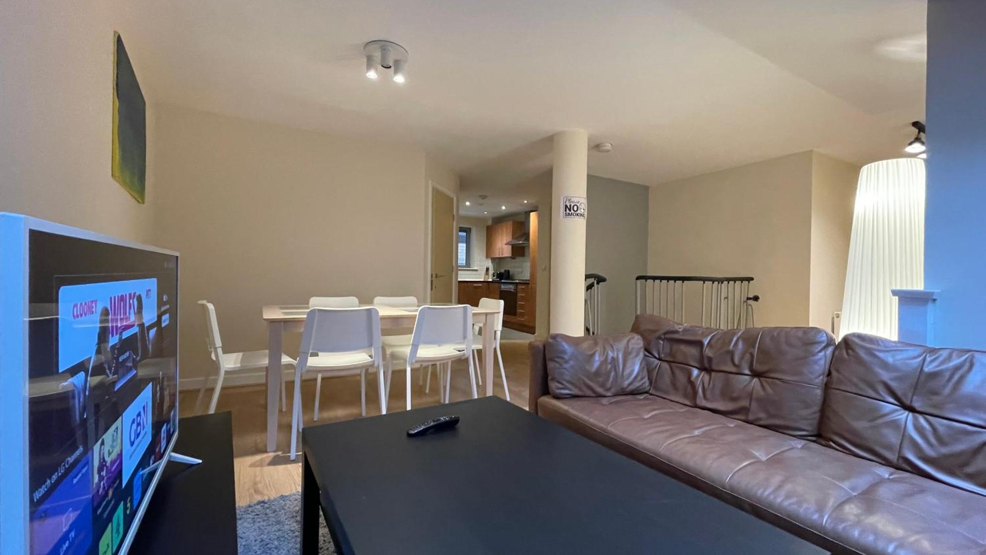 4- Bedroom , 1 Living Flat Near Emirates Stadium Appartamento Londra