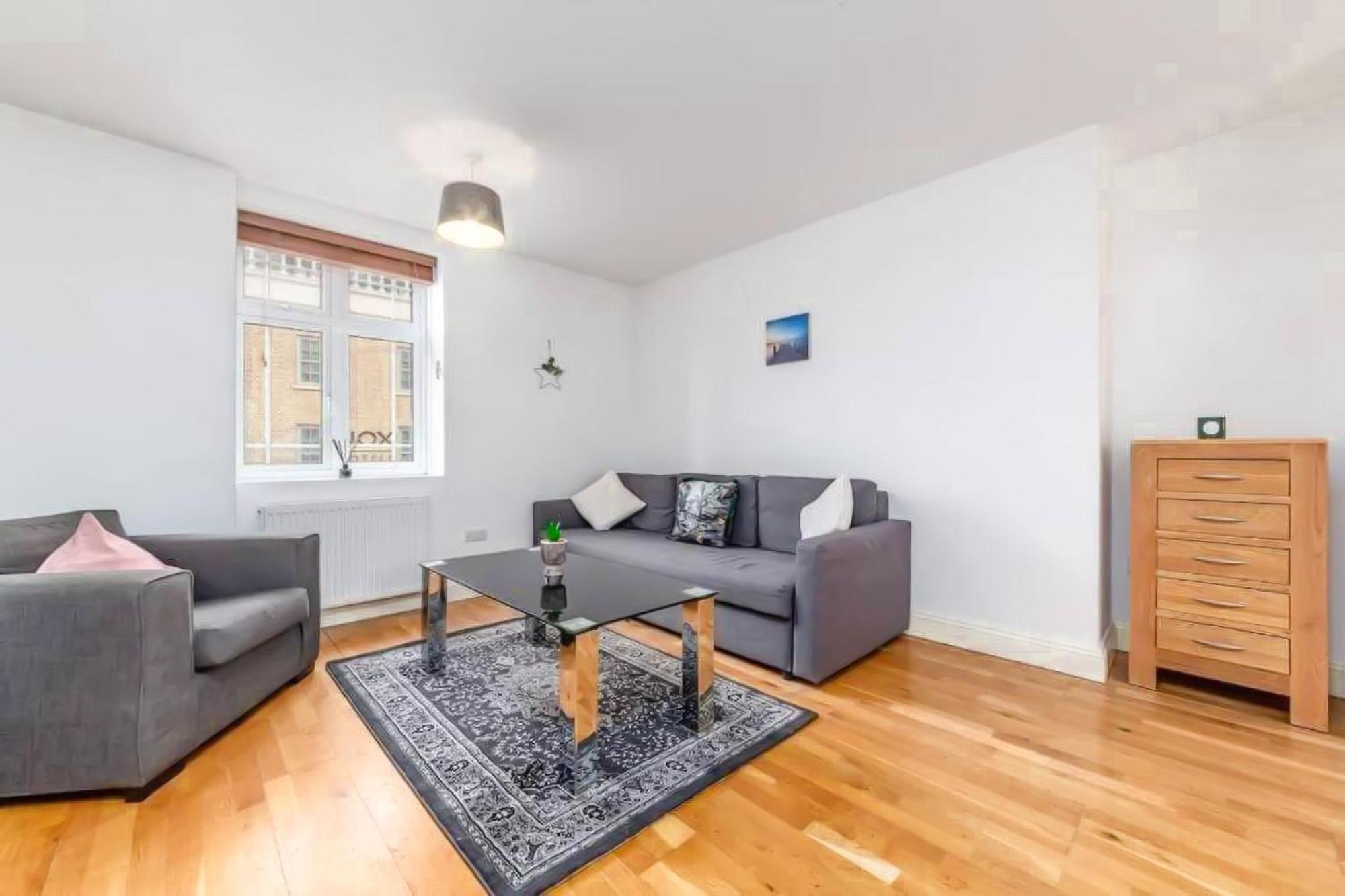Lovely 2 Bedroom With Patio Waterloo Lm1 Leilighet London