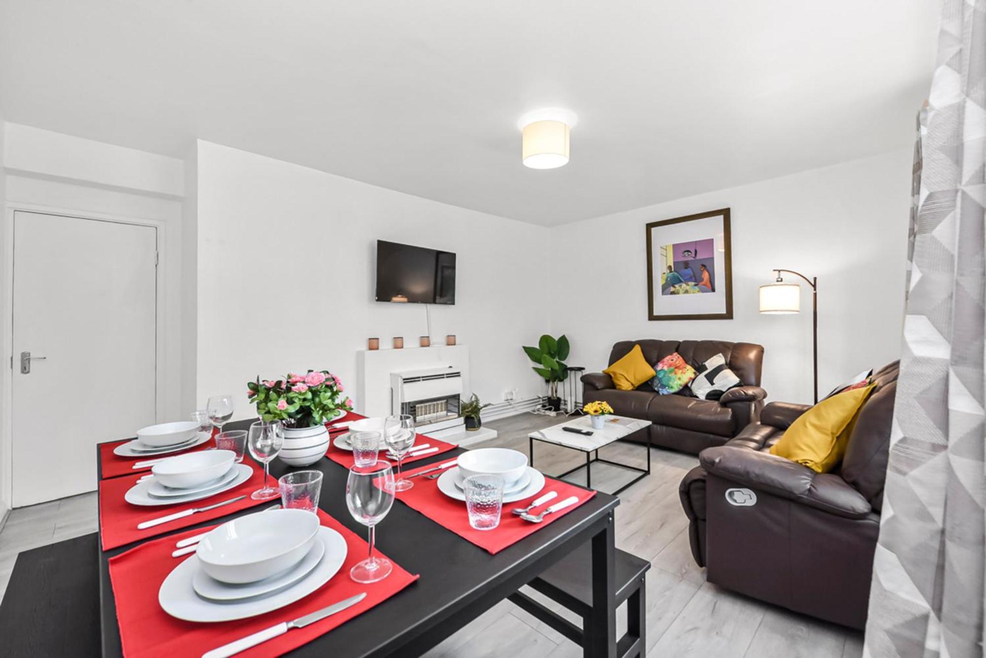 3 Bedroom Flat In Wandsworth * London