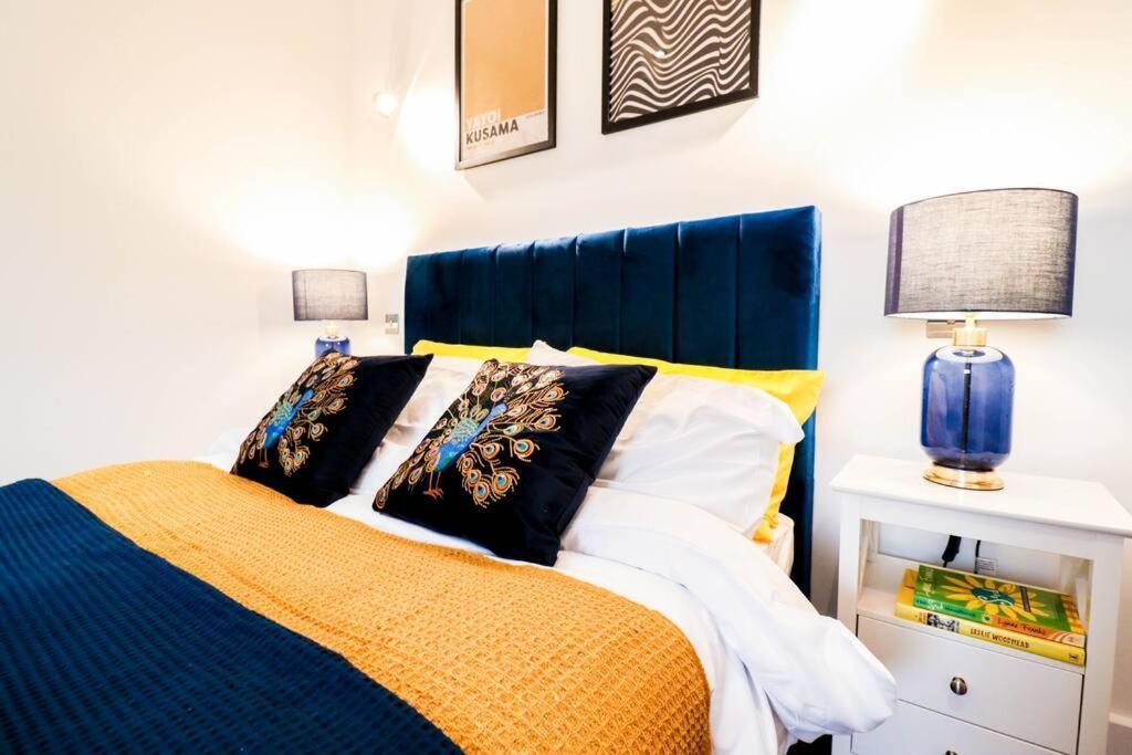 Luxury Flat Wroof Terrace Close To Train Station Leilighet London