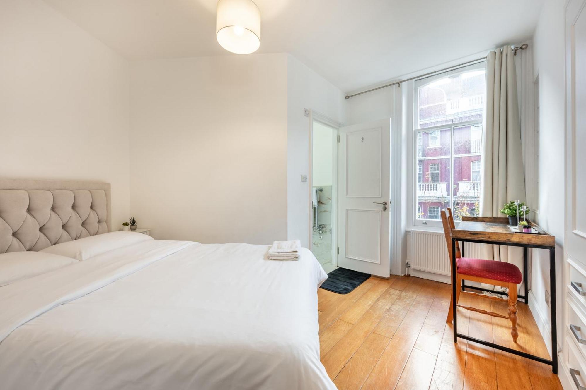 Apartment Luxury 2 Bedroom In *