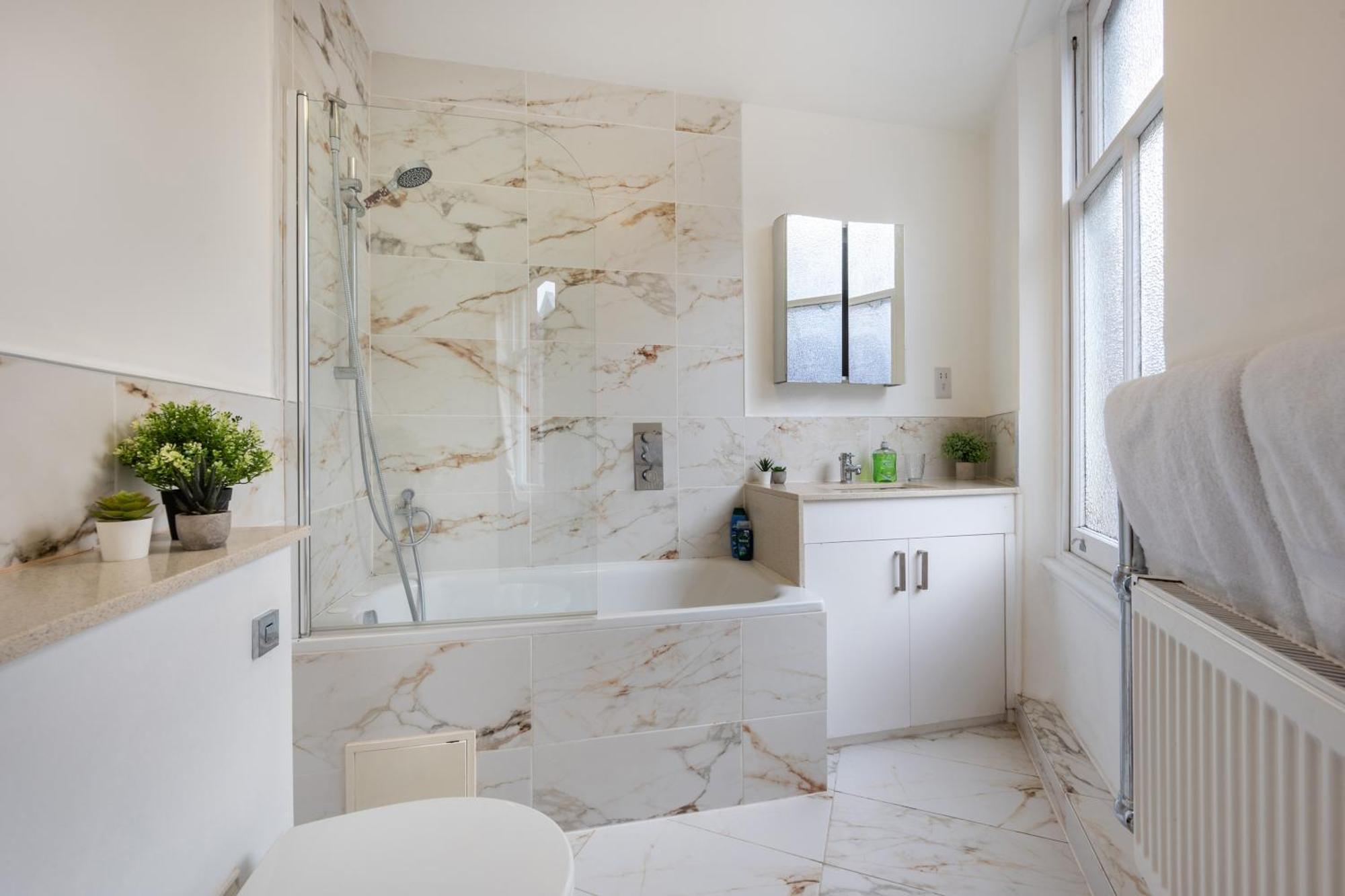 Apartment Luxury 2 Bedroom In