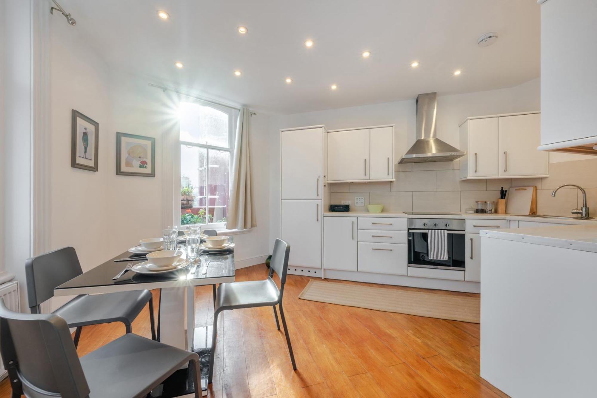 Luxury 2 Bedroom In *