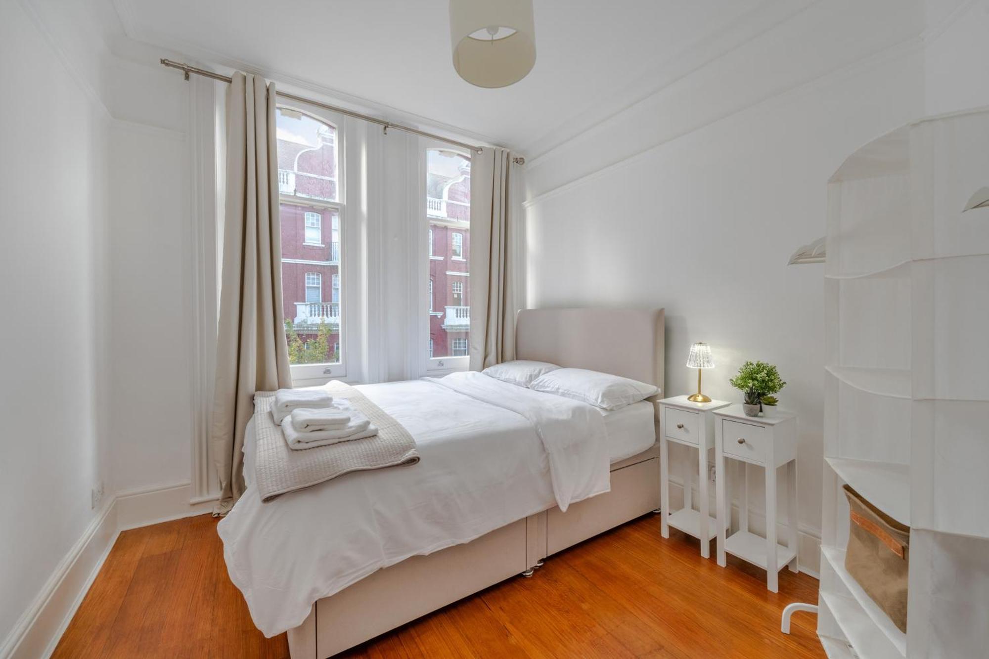 Luxury 2 Bedroom In * London
