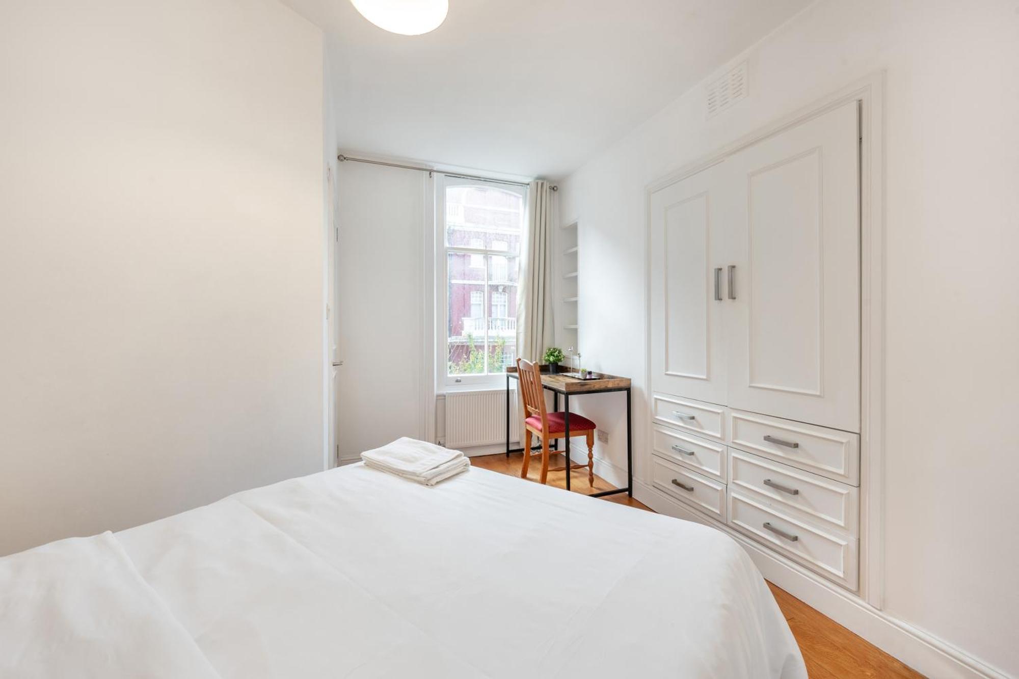 Luxury 2 Bedroom In Apartment