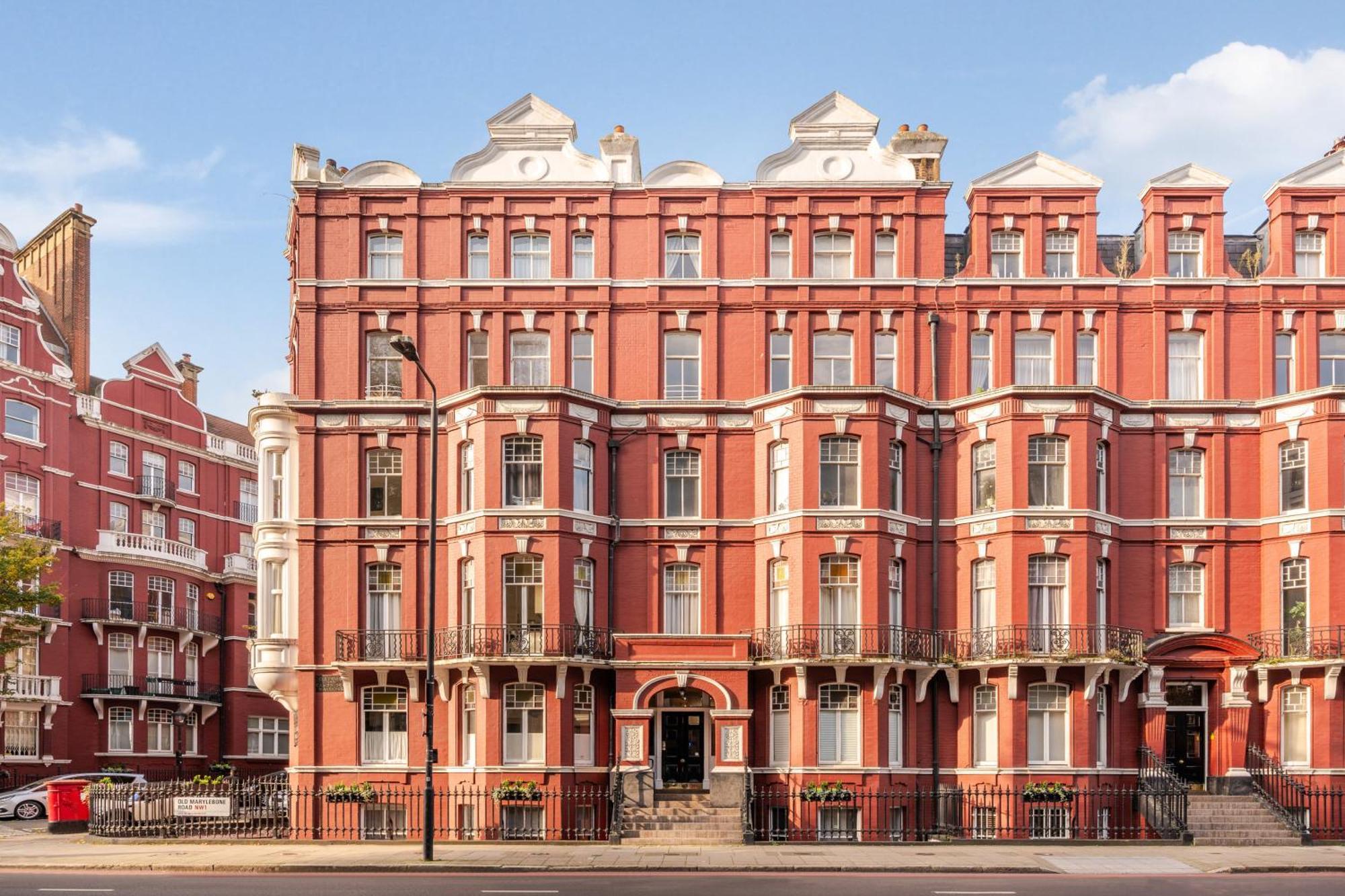 Luxury 2 Bedroom In Apartment