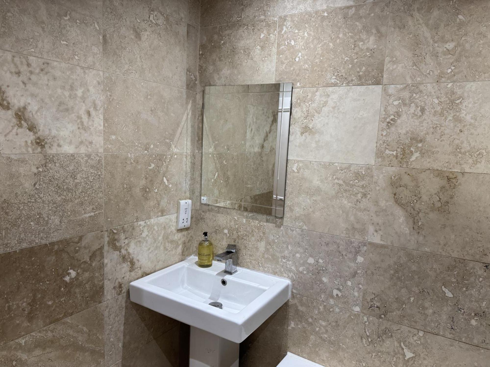 Stylish Entire With Private Garden In Camden, Lejlighed *