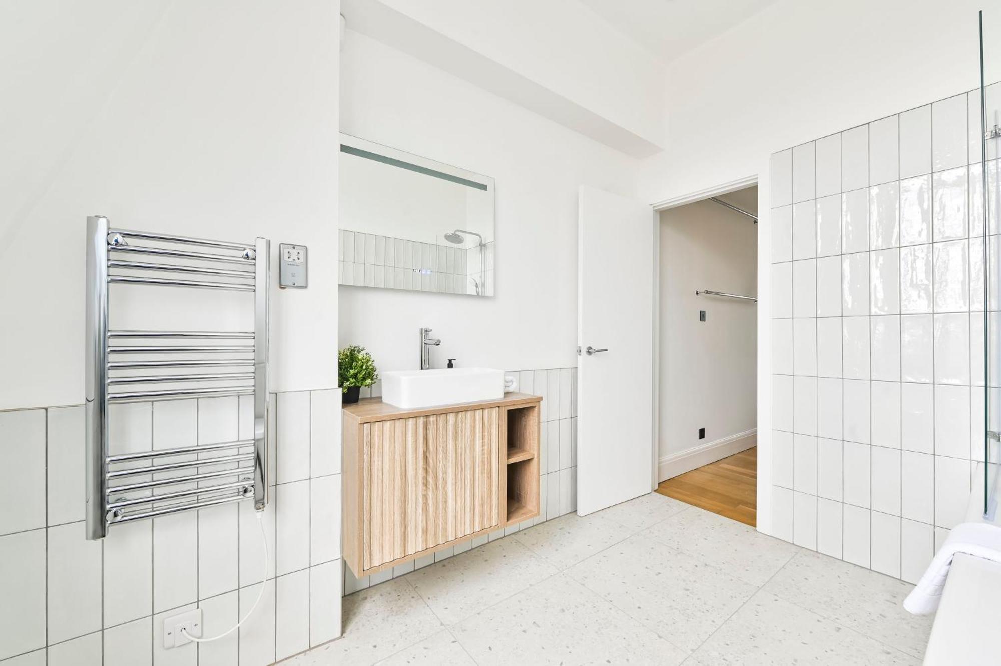 Light And Airy * London