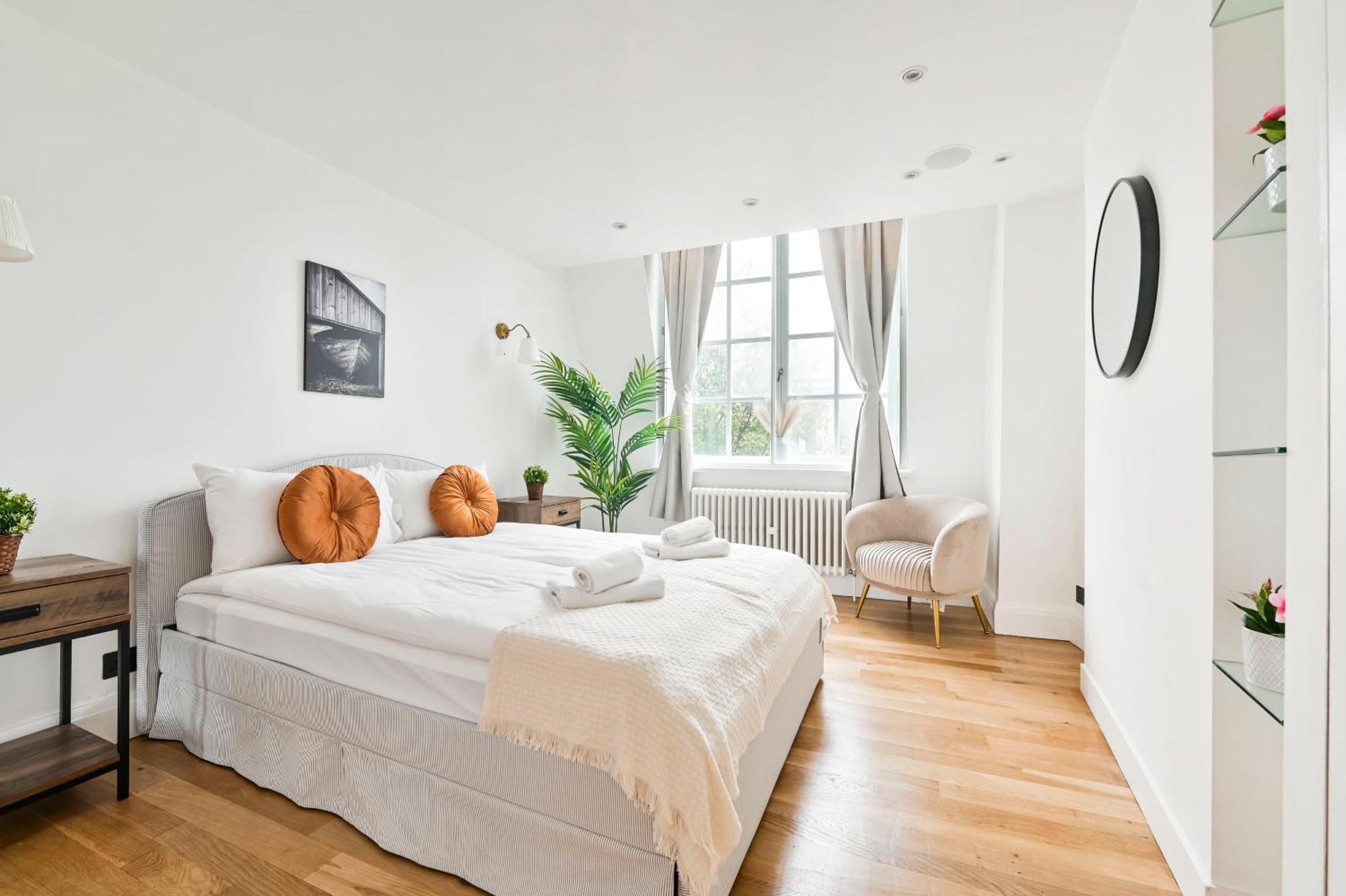 Light And Airy * London