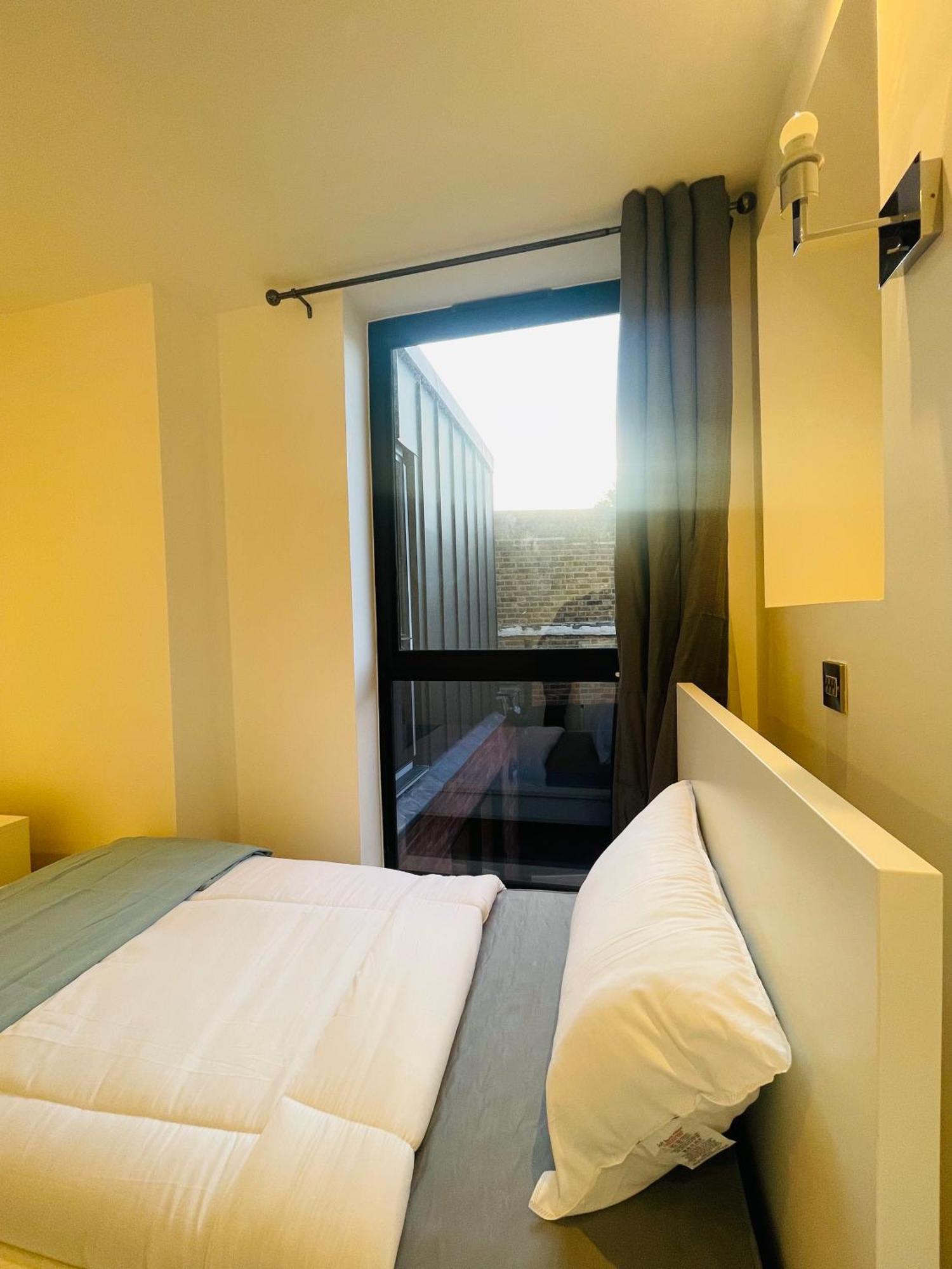 Lejlighed Fully Furnished Duplex In Askew Road London