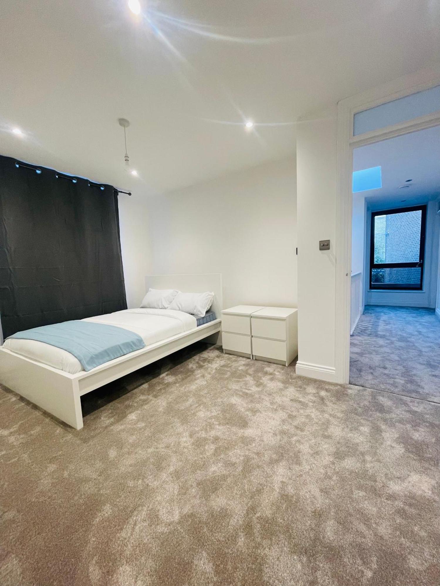 Lejlighed Fully Furnished Duplex In Askew Road
