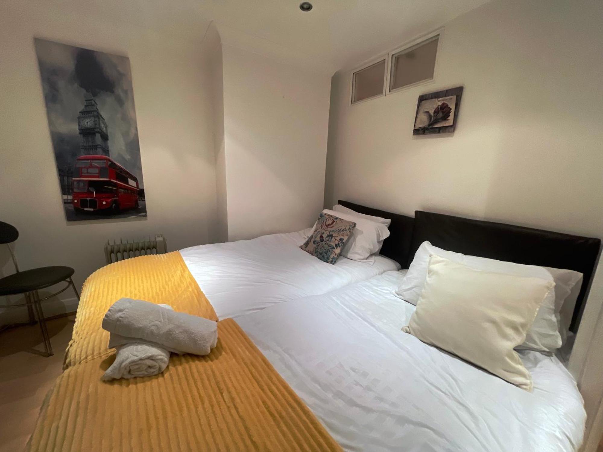 Apartment Stylish Apartments - Steps From Hyde Park & Paddington Station