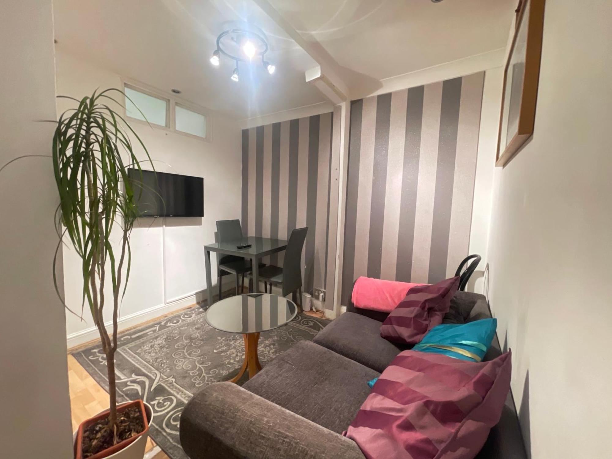 Stylish Apartments - Steps From Hyde Park & Paddington Station Apartment *
