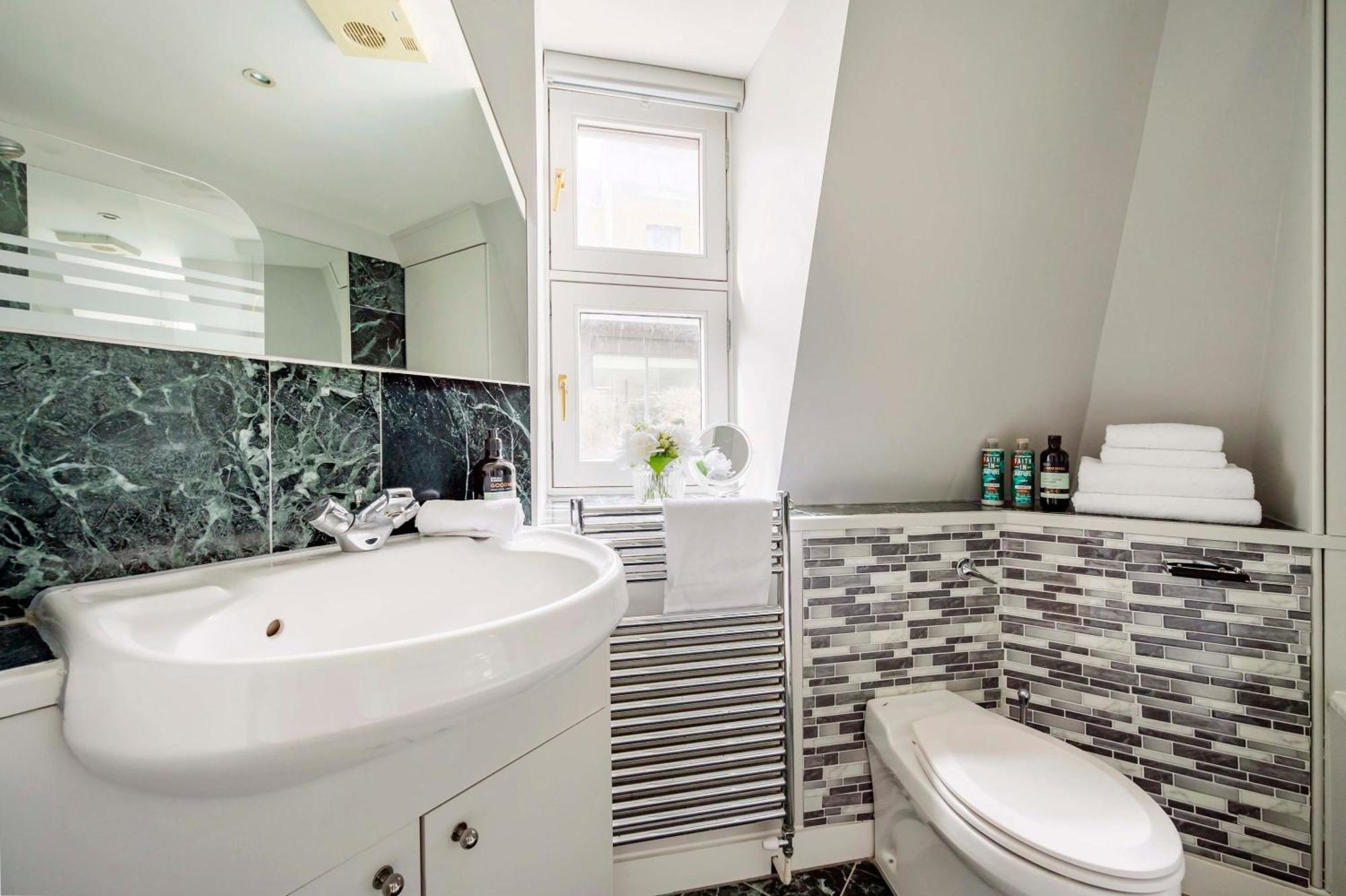 Appartement The Mayfair Marvel- By Out Of Office Lifestyle