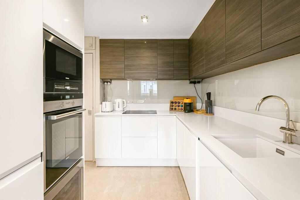 Penthouse Overlooking Hyde Park