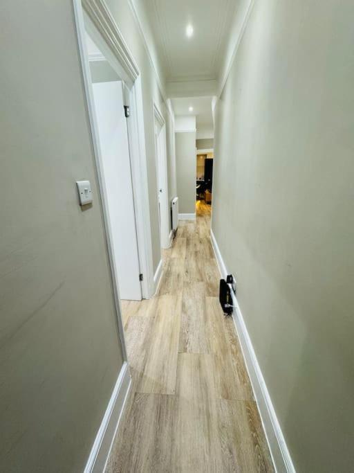 10 Min From Stratford Shopping Centre, Garden! Appartamento *