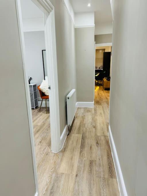 10 Min From Stratford Shopping Centre, Garden! Appartamento *
