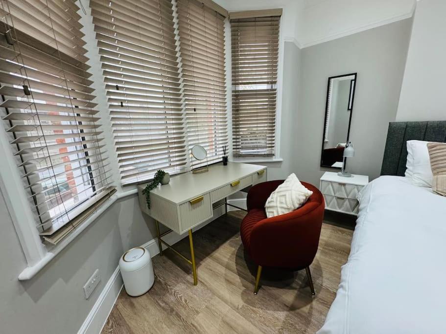 Appartamento 10 Min From Stratford Shopping Centre, Garden!