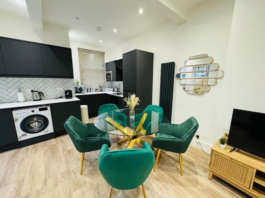 10 Min From Stratford Shopping Centre, Garden! Appartamento