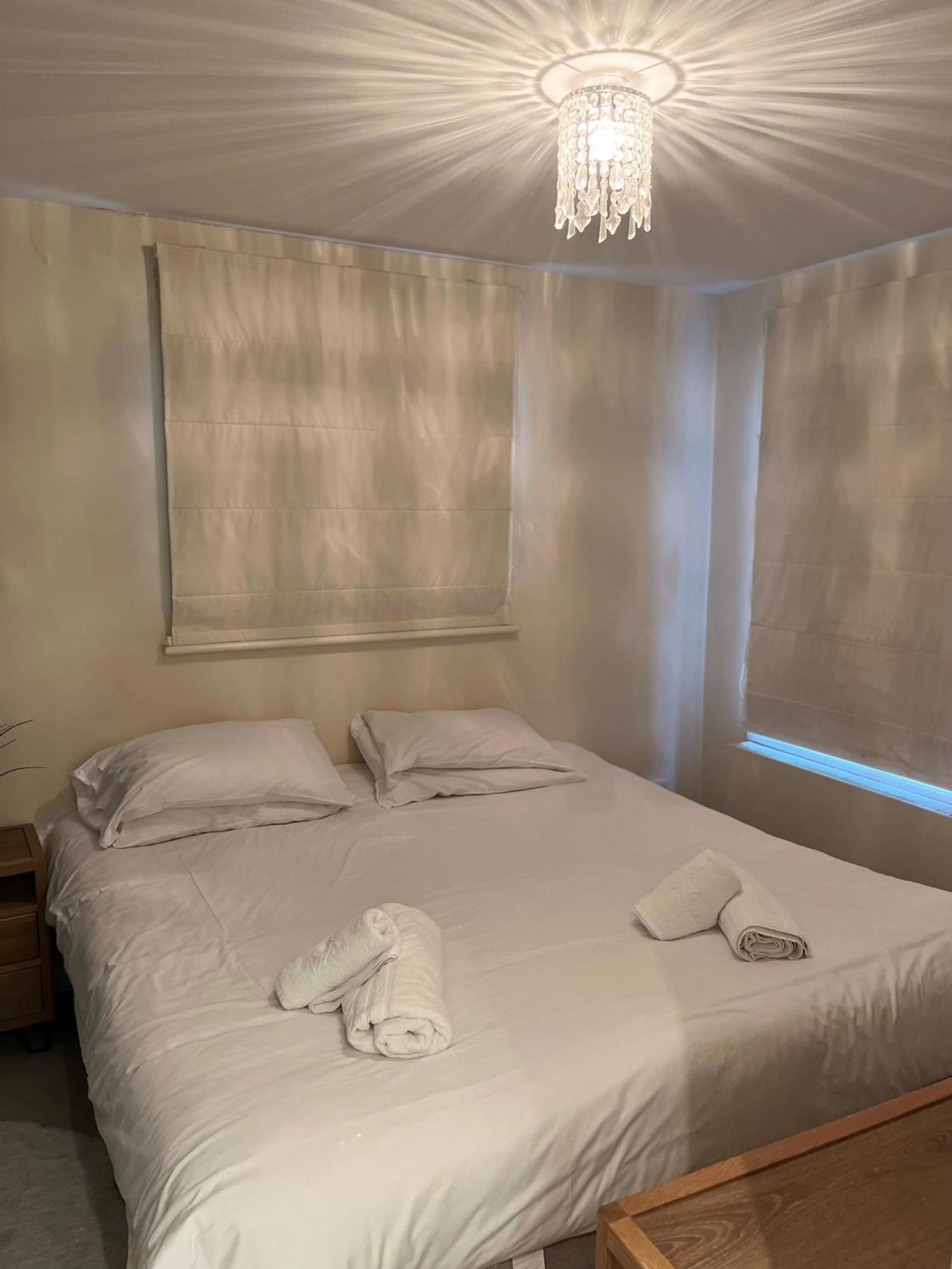 Apartment Spacious 2 Bedroom Fulham Queens Club, London