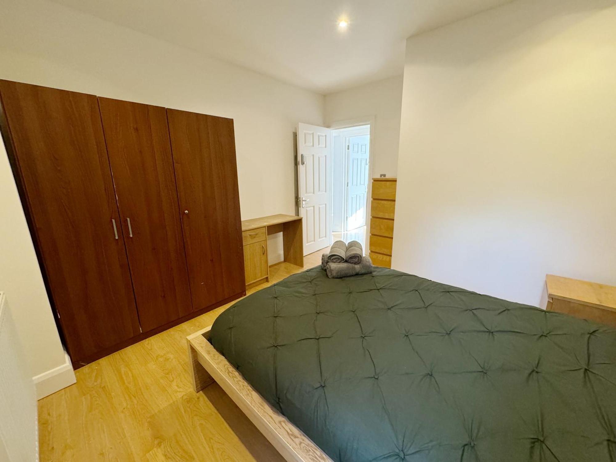 Rum i privatbostad Budget Double In Acton, Near & Heathrow *