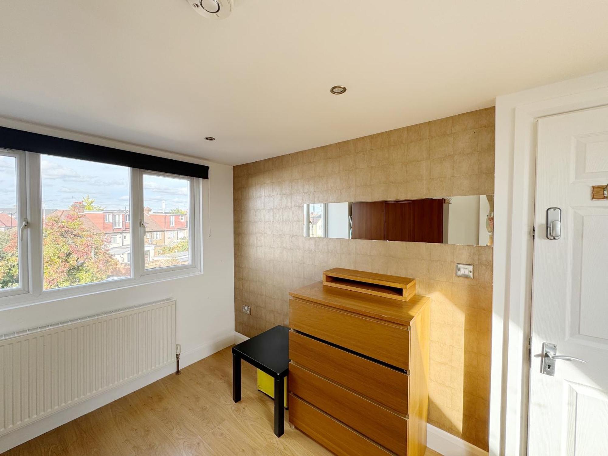 Budget Double In Acton, Near & Heathrow * London