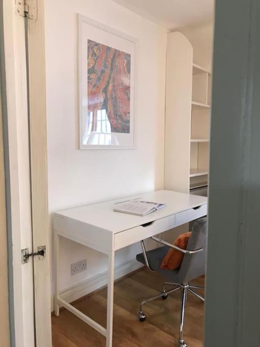 Authentic 3 Bed Historic House Soho, Lejlighed *