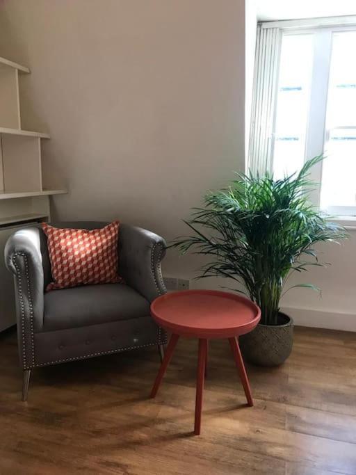 Authentic 3 Bed Historic House Soho, Lejlighed London