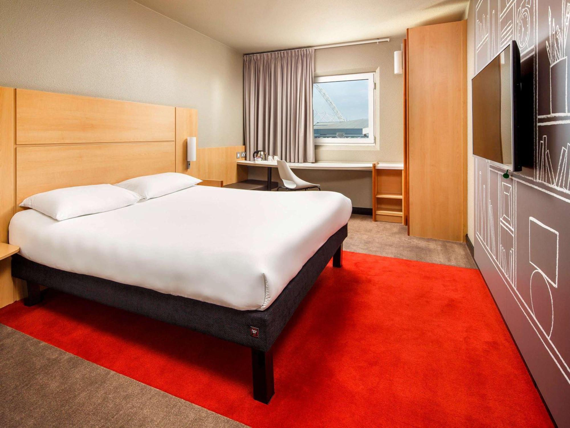 Ibis Wembley Hotel 3*