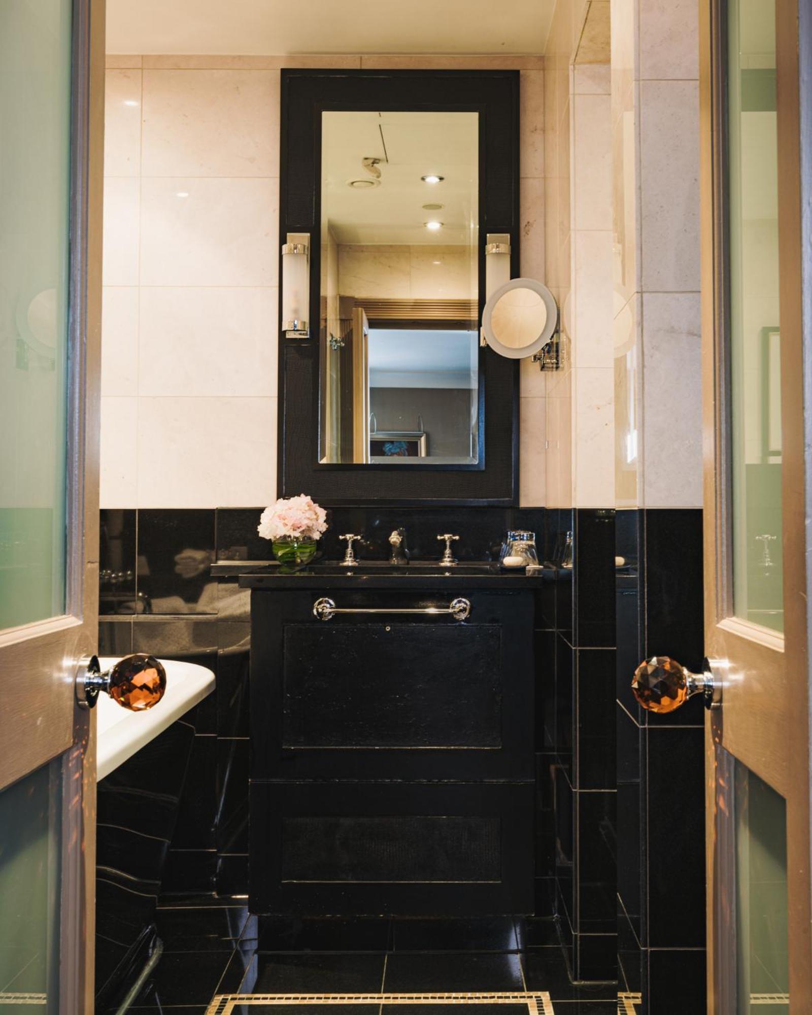 Althoff St James's & Club Hotel