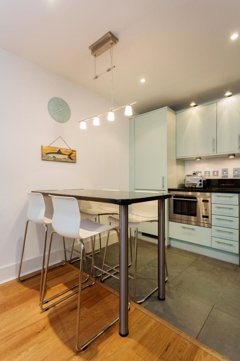 Veeve - Modernist Wharf * Londen
