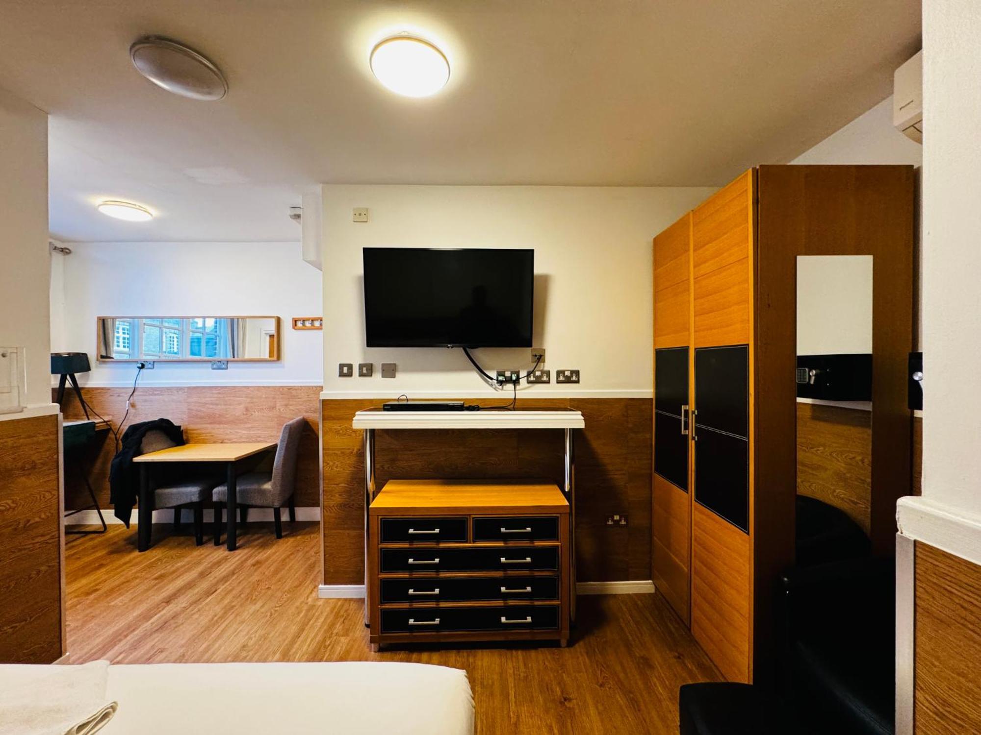 Berkley Aparthotel *